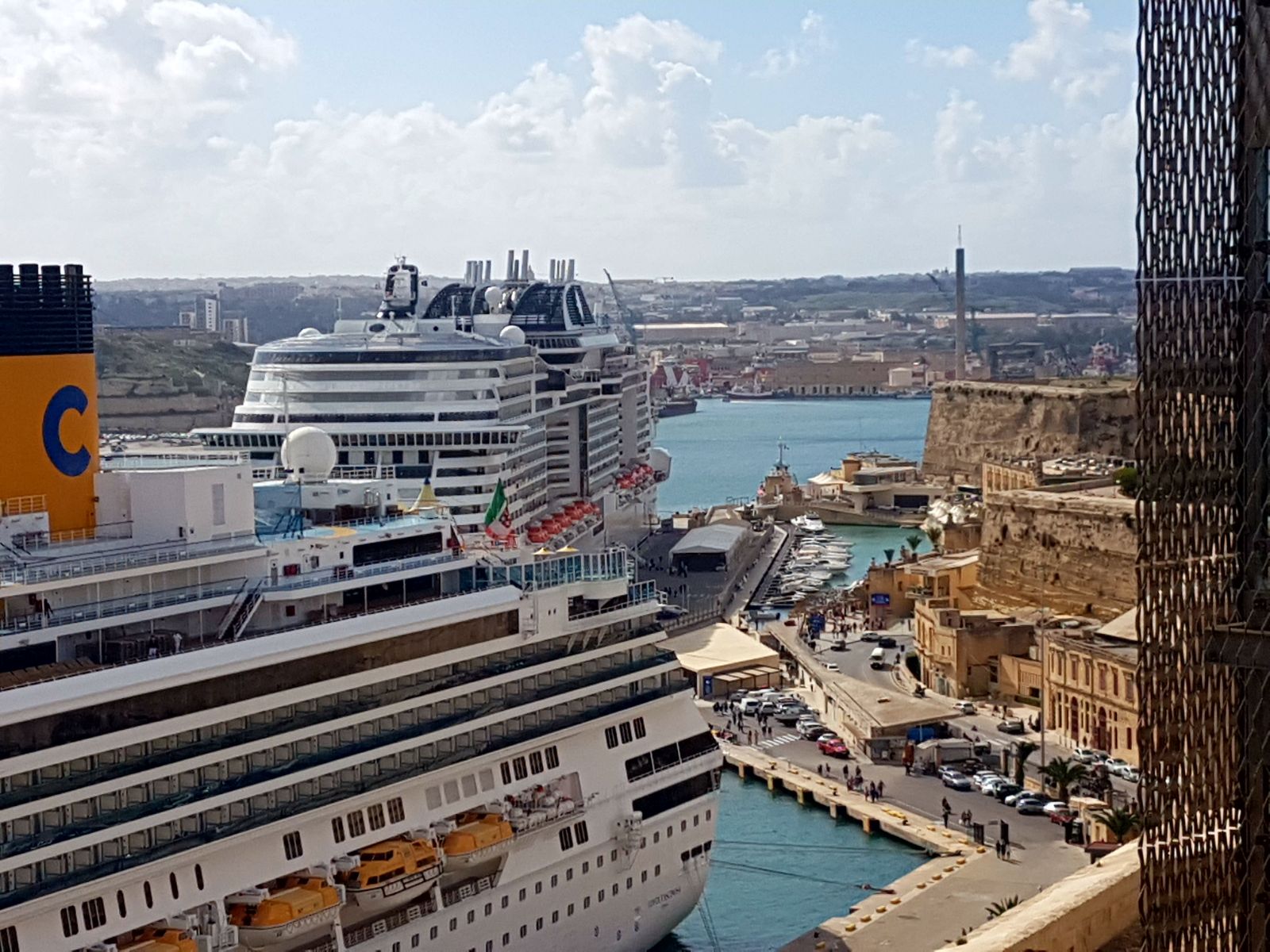La croisiere pourquoi, comment!... - Page 6 MSC-Meraviglia-Valletta-13