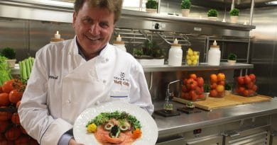 Rudi Sodamin met een food facec gerecht