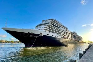 Rotterdam Holland America Line- copyright Cruisereiziger