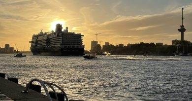 Rotterdam vertrokken