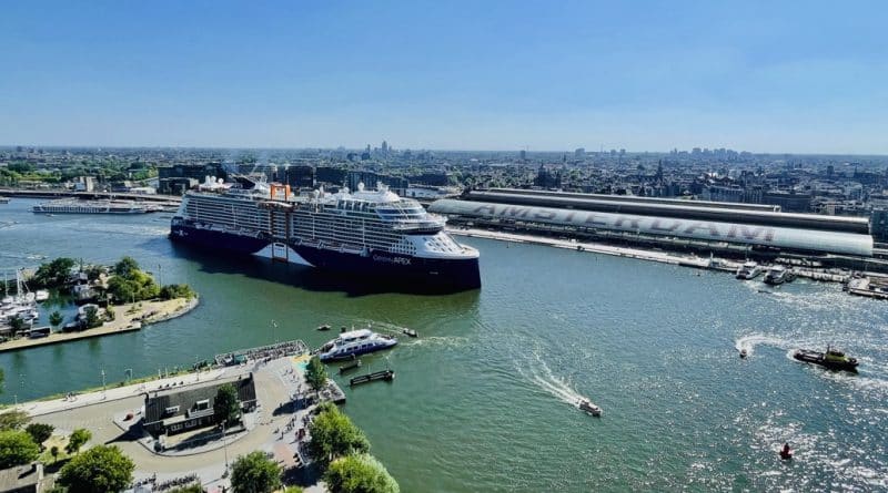 Celebrity Cruises Celebrity Apex in Amsterdam - copyright Cruisereiziger